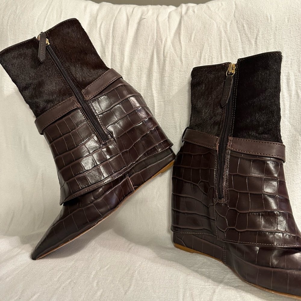 SCHUTZ animal print pointed bootie